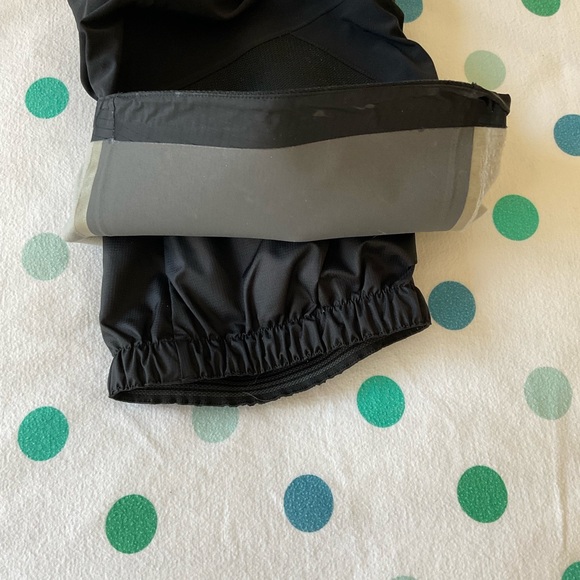 Arc’teryx Women’s black Ravenna Ski Pant, 14 R - Picture 7 of 9